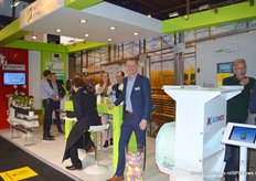 Ben Hoogendoorn in de continu goed bevolkte stand bij Horticoop.